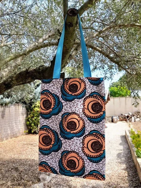 Tote bag réversible wax floral et camouflage militaire recyclé fait main en France sac unique