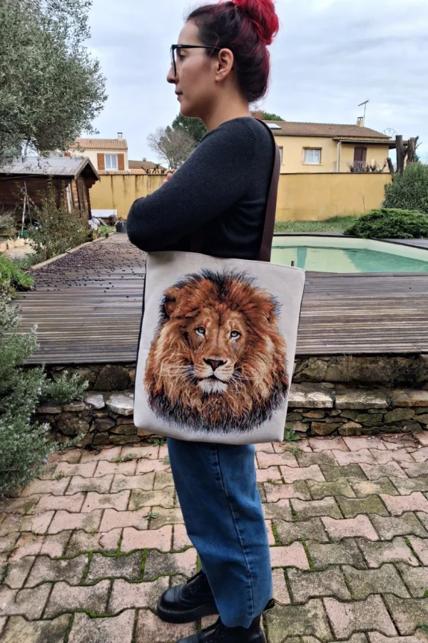 Cabas en jacquard lion et denim recyclé fait main en France sac artisanal unique
