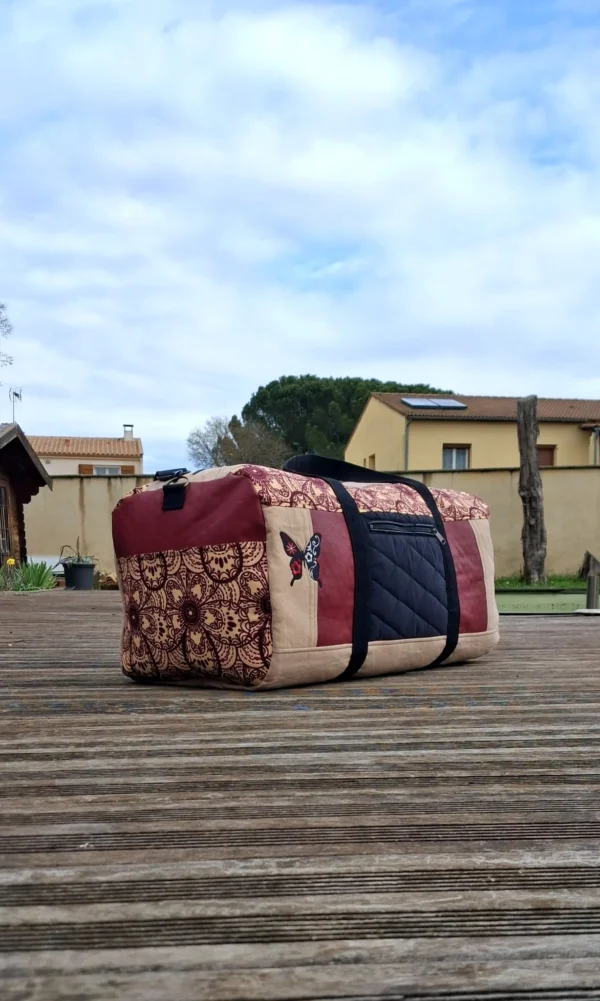 sac-voyage-upcycle-rouge-03 sac de voyage upcyclé rouge fait main grand format
