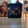 Sac Cabas Néo-Denim Upcyclé – Patchwork Jeans et Tissu Wax Sac Néo-Denim upcyclé : l'élégance du jeans et du Wax en pièce unique.
